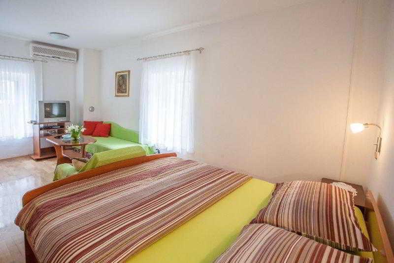 Apartments Zdravko Trogir Exterior photo