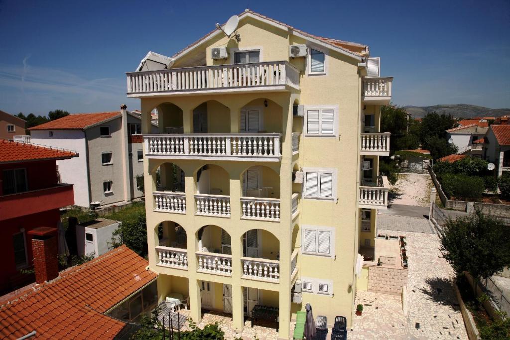 Apartments Zdravko Trogir Exterior photo